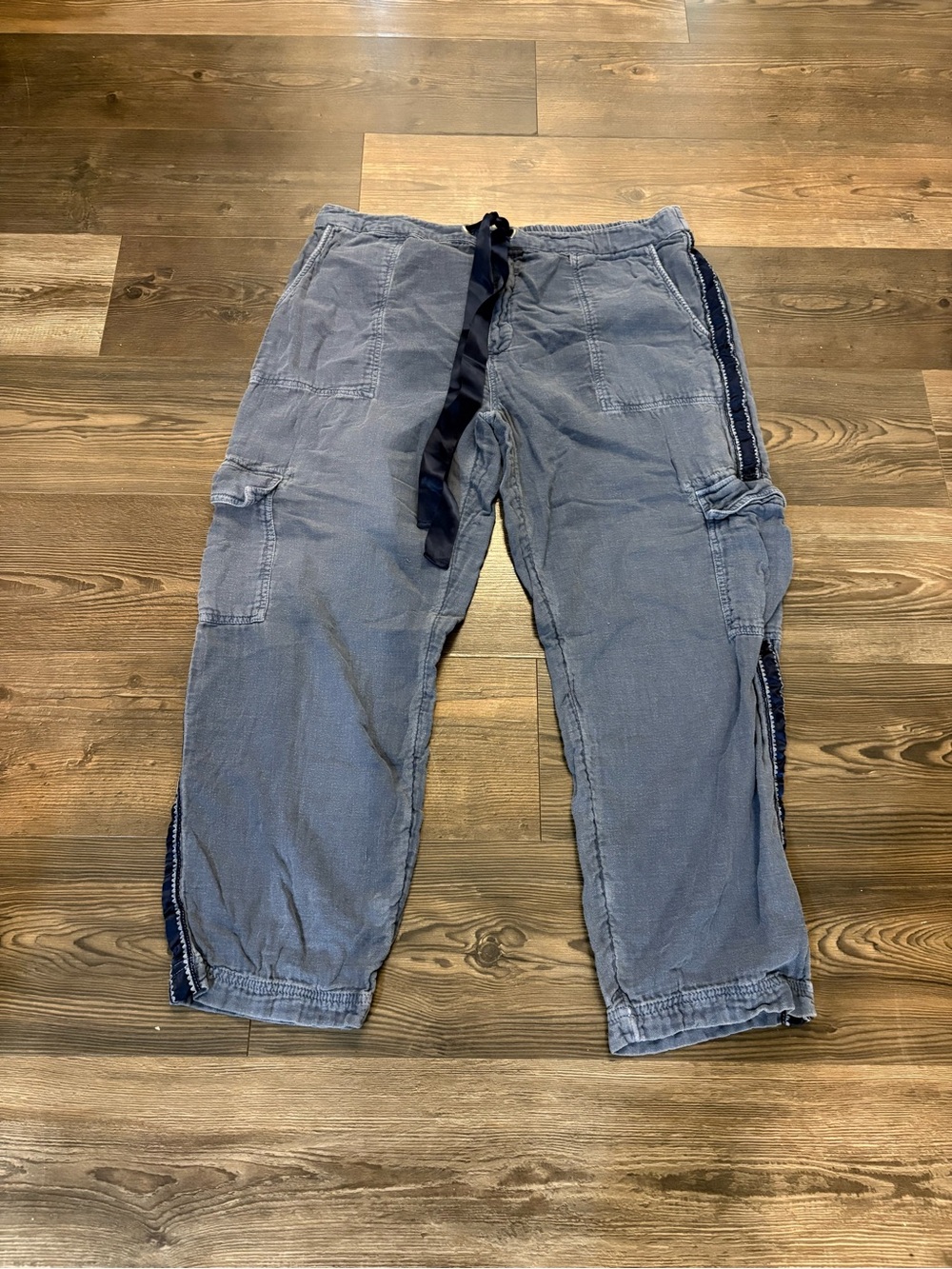 Sundance woman’s cargo pants with blue detail belt side size XL blue